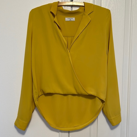 Babaton mustard yellow blouse - Picture 1 of 4